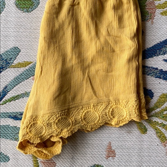 AMUSE SOCIETY YELLOW SHORTS - Picture 3 of 3